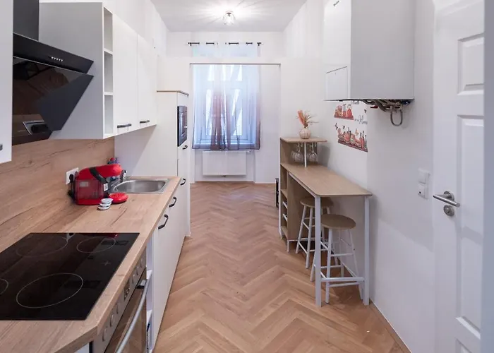 Deluxe Retreat Near Praeter Park And Centre Apartmán