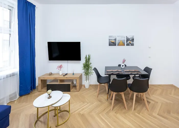 Deluxe Retreat Near Praeter Park And Centre